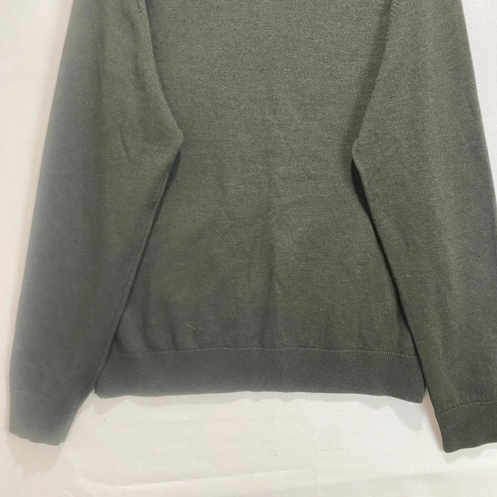 Banana Republic Mens Extra Fine Italian Merino Wool V-Neck Sweater Olive Green L